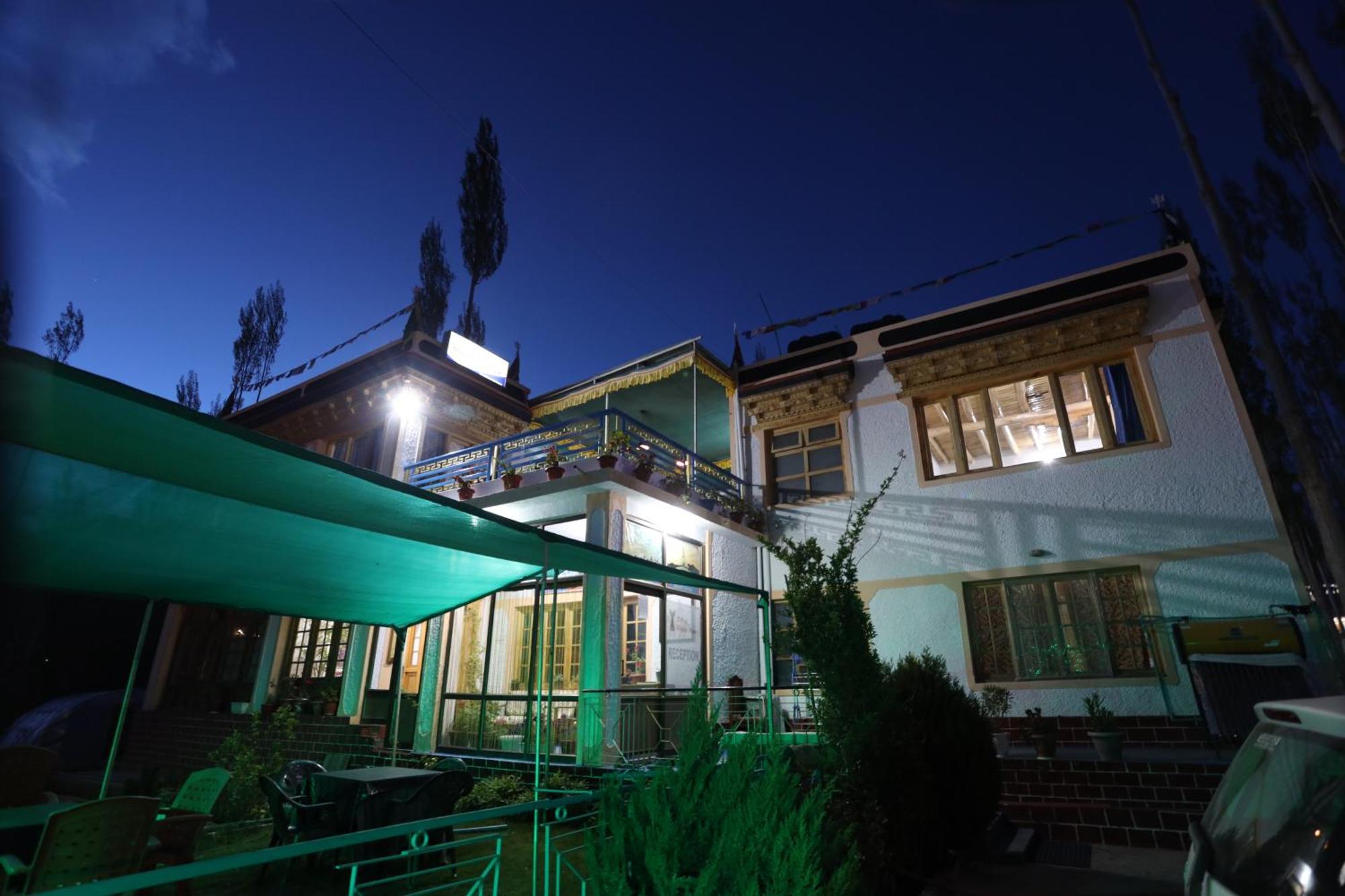 Odbar Guest House Best Guest House At Leh Ladakh מראה חיצוני תמונה